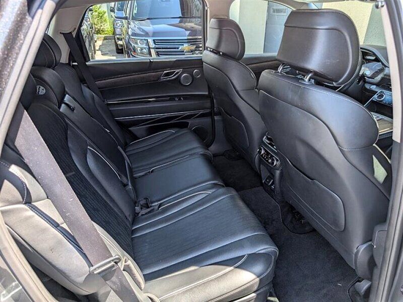 Used 2022 Genesis GV80 2.5T w/ Prestige Package 04 AWD/4WD image 27