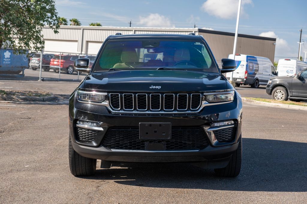 Used 2023 Jeep Grand Cherokee Limited RWD image 2