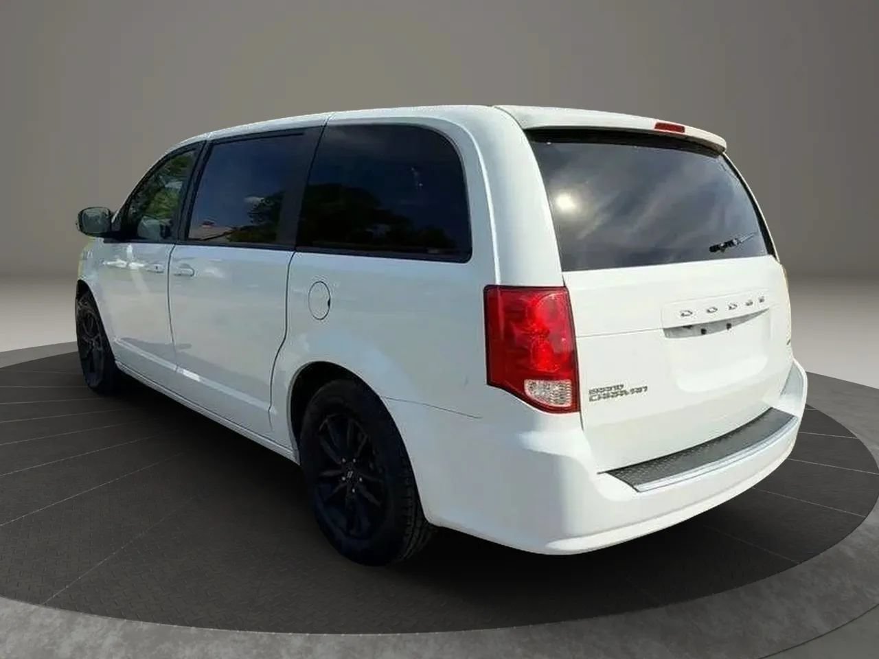 Used 2020 Dodge Grand Caravan GT FWD image 4