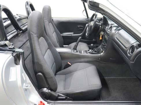 Used 2000 MAZDA MX-5 Miata image 14