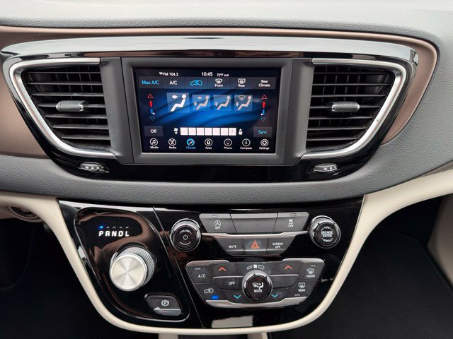 Used 2020 Chrysler Voyager Lxi FWD image 31