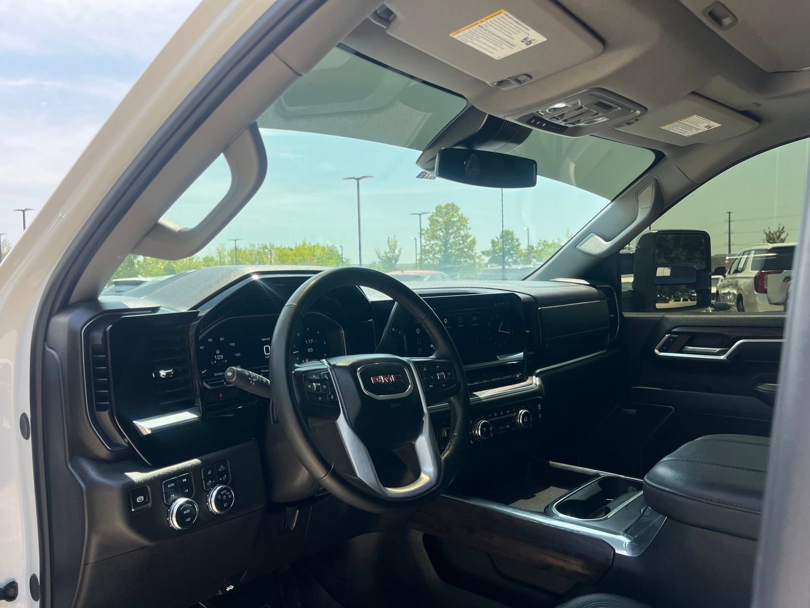 Used 2024 GMC Sierra 2500 SLT w/ Texas SLT Premium Package AWD/4WD image 21