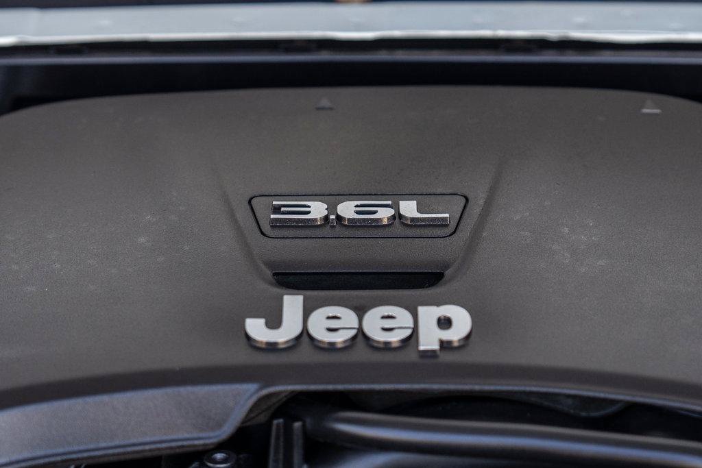 Used 2021 Jeep Wrangler Rubicon w/ LED Lighting Group AWD/4WD image 12