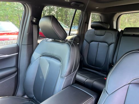 New 2025 Jeep Grand Cherokee Limited w/ Trailer Tow Package image 9