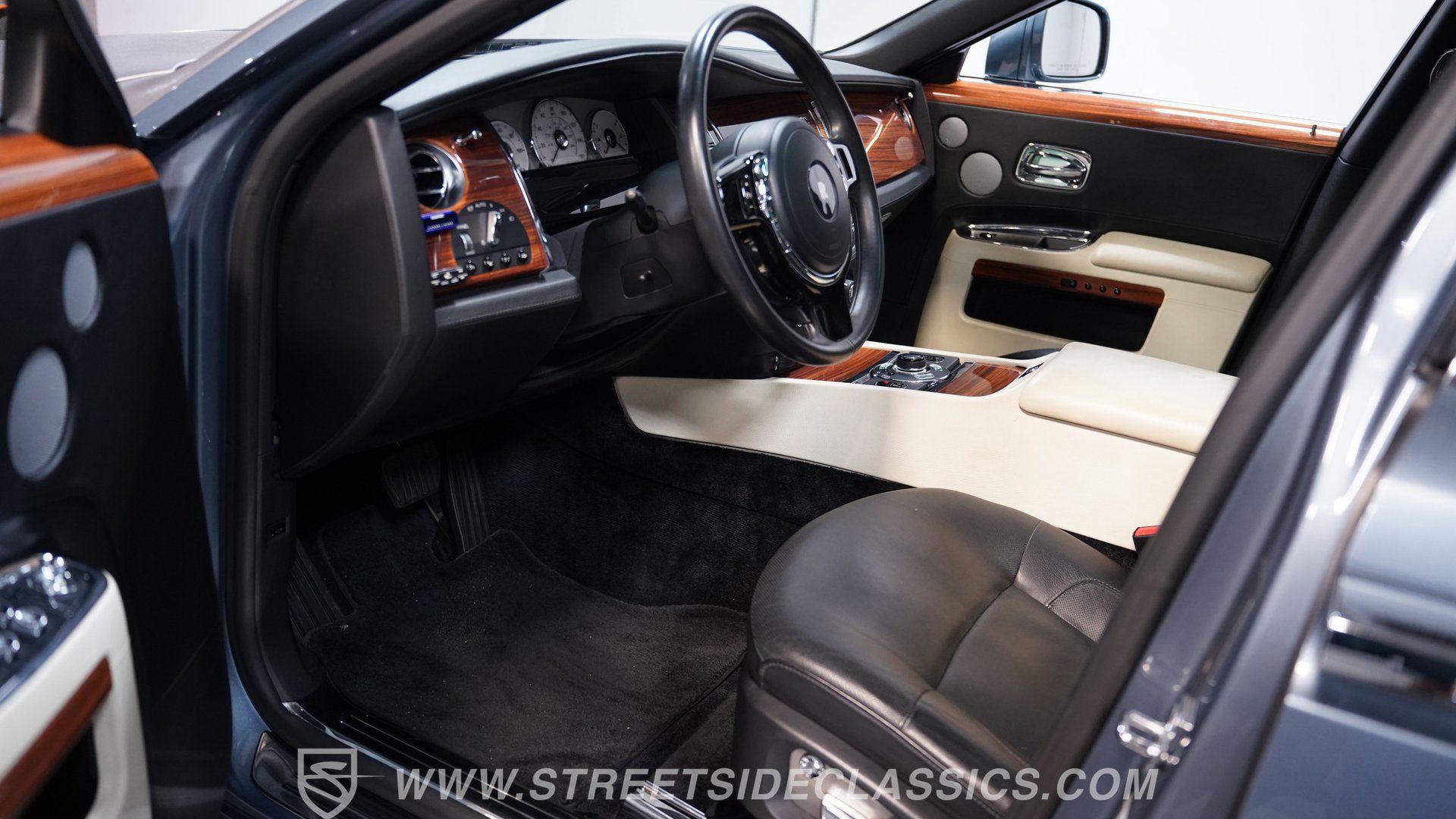 Used 2010 Rolls-Royce Ghost RWD image 4