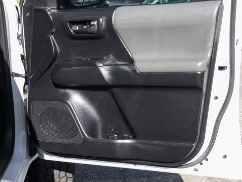 Used 2021 Toyota Tacoma SR w/ SR Convenience Package image 39