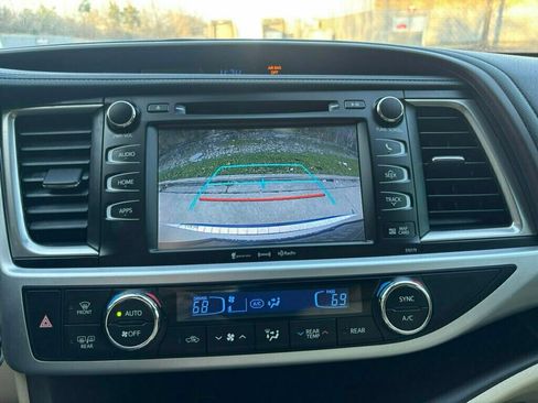 Used 2018 Toyota Highlander XLE image 31