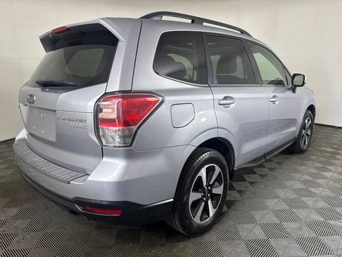 Used 2017 Subaru Forester 2.5i Limited w/ Popular Package #2 AWD/4WD image 3