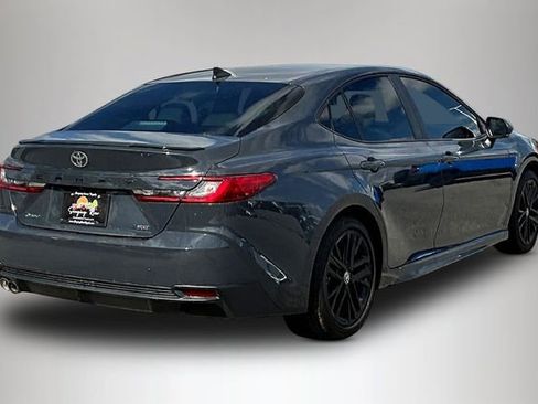 Used 2026 Toyota Camry SE image 5