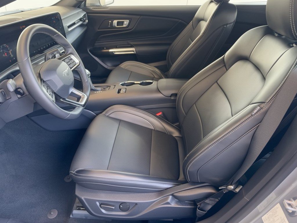 Used 2025 Ford Mustang GT Premium RWD image 5