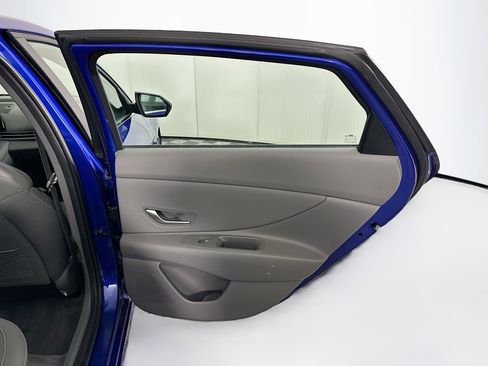 Used 2025 Hyundai Elantra SEL image 29