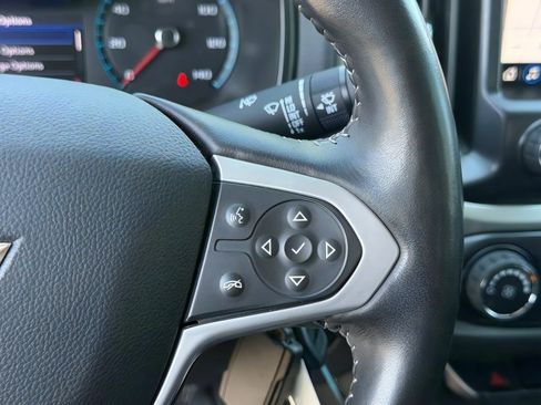 Used 2022 Chevrolet Colorado LT w/ LT Convenience Package RWD image 21