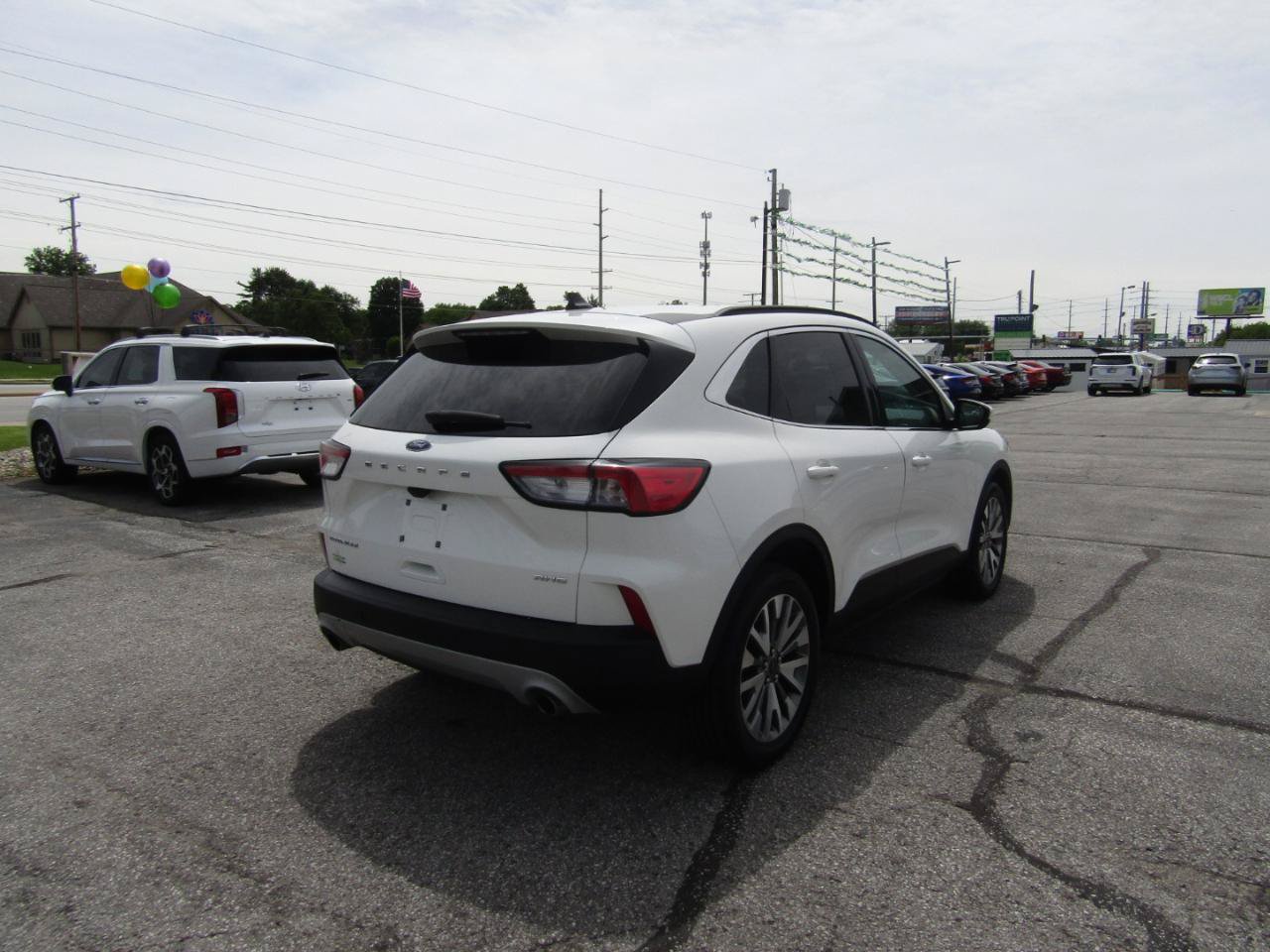 Used 2022 Ford Escape Titanium AWD/4WD image 9