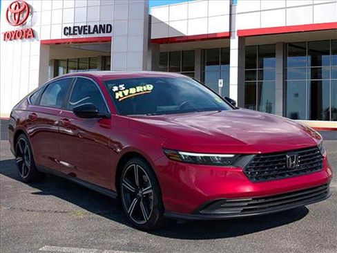 Used 2025 Honda Accord Sport image 2