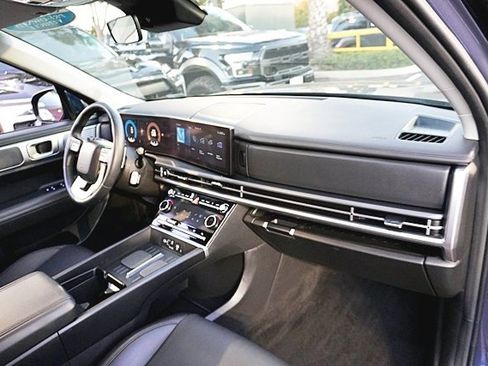 Certified 2025 Hyundai Santa Fe SEL image 10