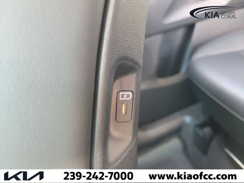 Certified 2025 Kia Sorento S FWD image 17