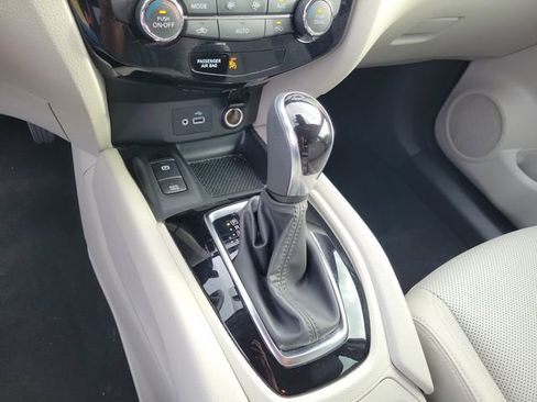 Used 2022 Nissan Rogue Sport SL FWD image 25
