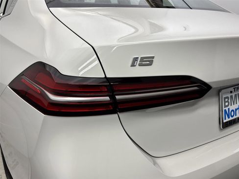 New 2026 BMW i5 eDrive40 image 19