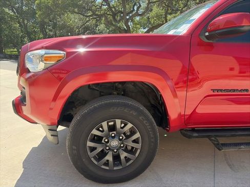 Used 2022 Toyota Tacoma SR5 RWD image 7