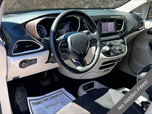 Used 2023 Chrysler Voyager LX FWD image 11
