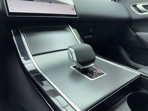 Used 2025 Land Rover Range Rover Velar Dynamic SE image 27
