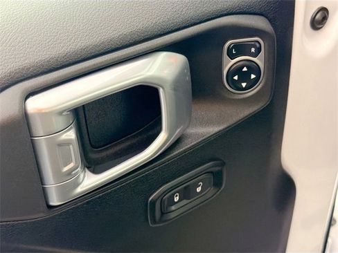 Used 2021 Jeep Wrangler Rubicon w/ Uconnect 4C Nav & Sound Group image 18