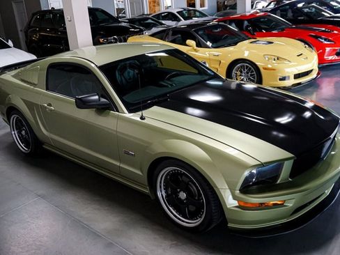 Used 2005 Ford Mustang GT RWD image 34