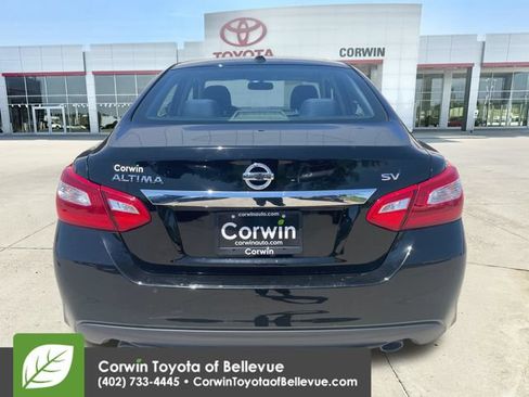 Used 2017 Nissan Altima 2.5 SV w/ Convenience Package FWD image 7