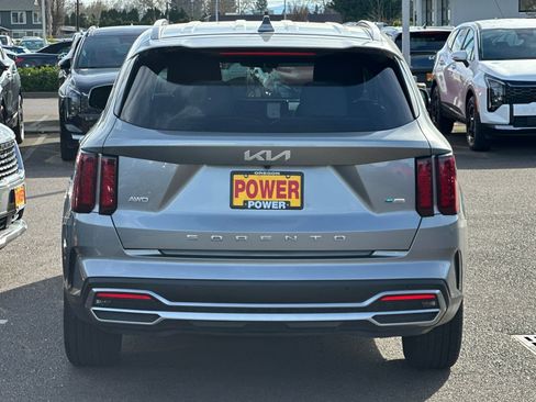 Used 2022 Kia Sorento S image 5