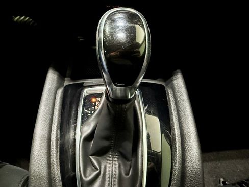 Used 2018 Nissan Rogue S image 21