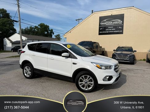 Used 2017 Ford Escape SE FWD image 1