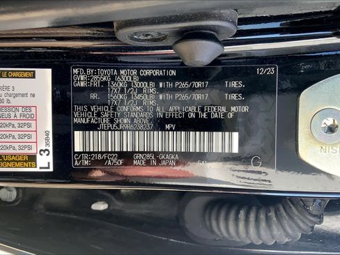 Used 2024 Toyota 4Runner TRD Off-Road image 33