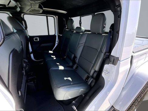 New 2026 Jeep Gladiator Mojave image 19