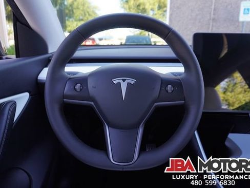 Used 2021 Tesla Model Y Long Range AWD/4WD image 85