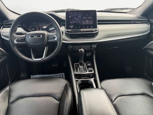 Used 2024 Jeep Compass Limited image 10