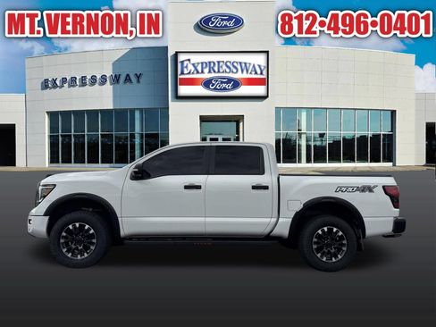 Used 2023 Nissan Titan PRO-4X w/ Pro-4x Convenience Package AWD/4WD image 6