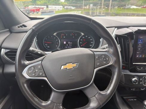 Used 2022 Chevrolet Traverse LT w/ LT Premium Package AWD/4WD image 15