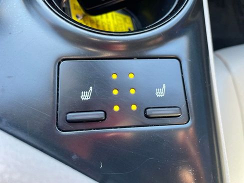 Used 2020 Toyota Camry SE image 28