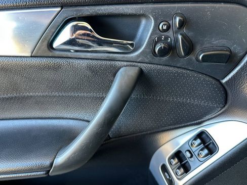 Used 2006 Mercedes-Benz C 230 Sedan image 11