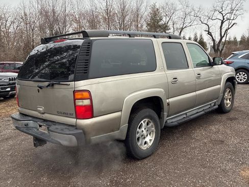 Used 2002 Chevrolet Suburban Z71 image 10