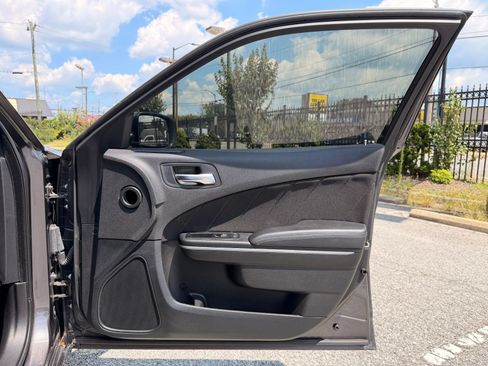 Used 2022 Dodge Charger SXT RWD image 21