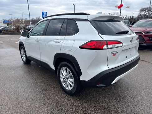 Used 2023 Toyota Corolla Cross LE w/ Moonroof Package image 5