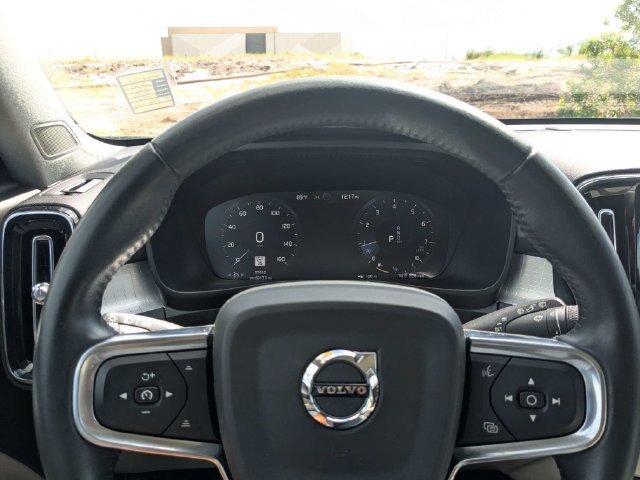 Used 2020 Volvo XC40 T5 Momentum w/ Protection Package Premier AWD/4WD image 29