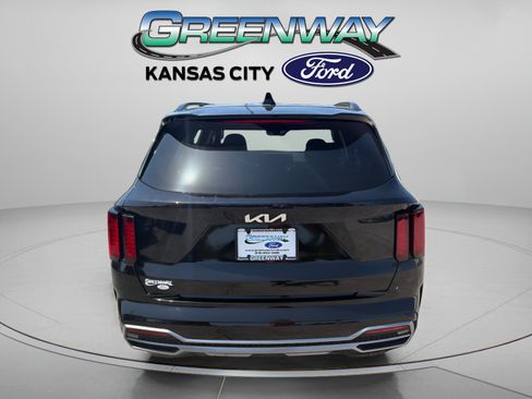 Used 2023 Kia Sorento S FWD image 7