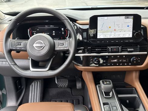 Certified 2025 Nissan Pathfinder Platinum AWD/4WD image 8
