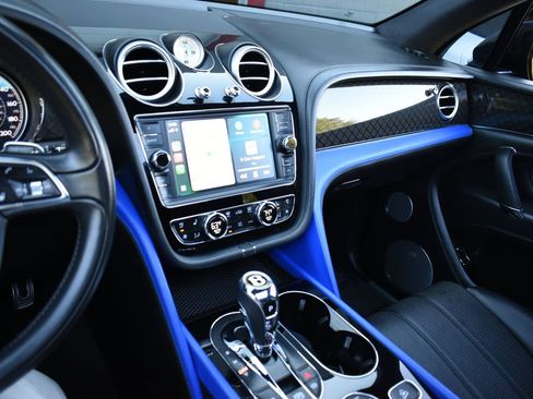 Used 2020 Bentley Bentayga Design Series image 33