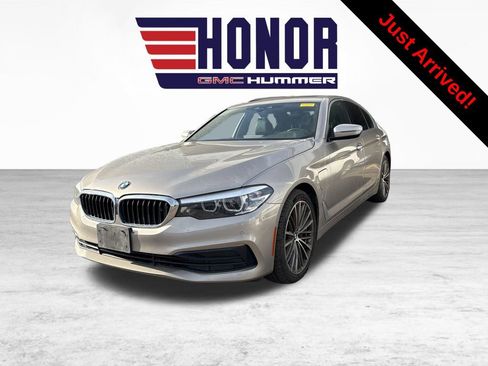 Used 2019 BMW 530e w/ Convenience Package image 4
