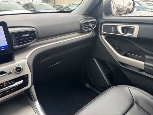 Used 2024 Ford Explorer XLT w/ Equipment Group 202A image 37