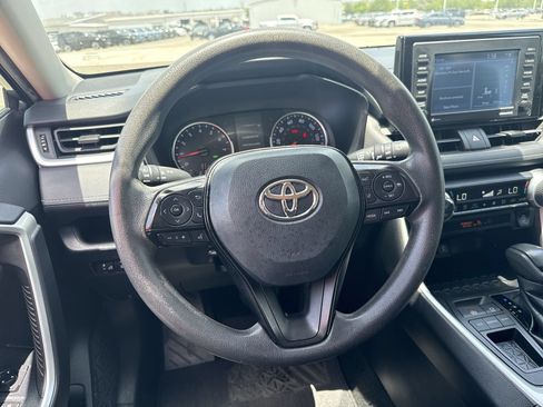 Certified 2021 Toyota RAV4 XLE FWD image 11
