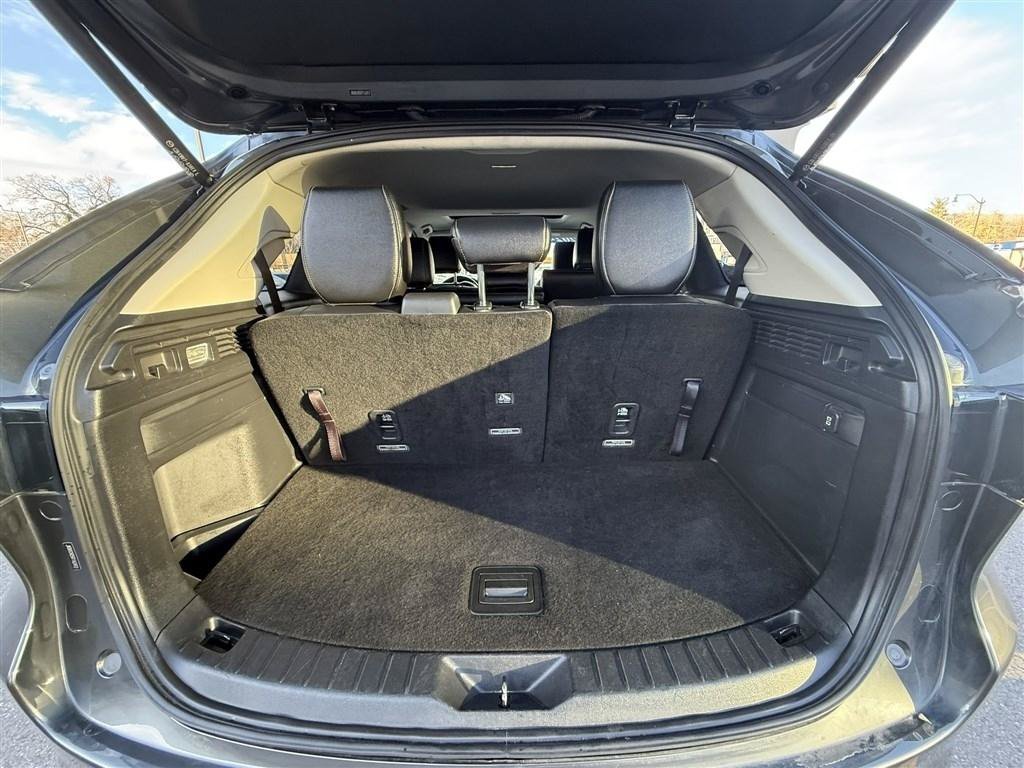 Used 2024 MAZDA CX-90 3.3 Turbo w/ Preferred Plus AWD/4WD image 15